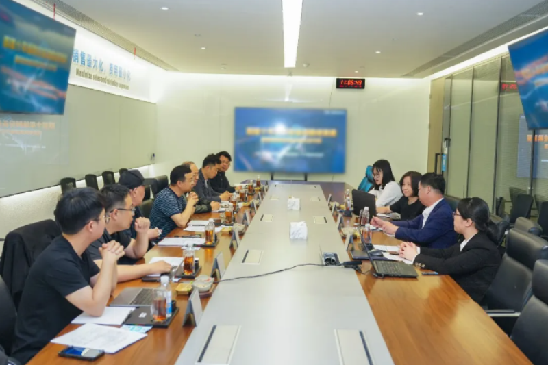 中国服装协会、中国服装智能制造技术创新战略联盟专家莅临杰克参观交流